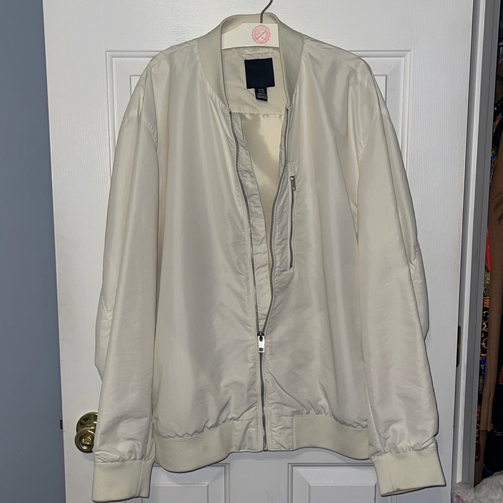 Cream bomber jackets only worn once perfect condition size 2XL